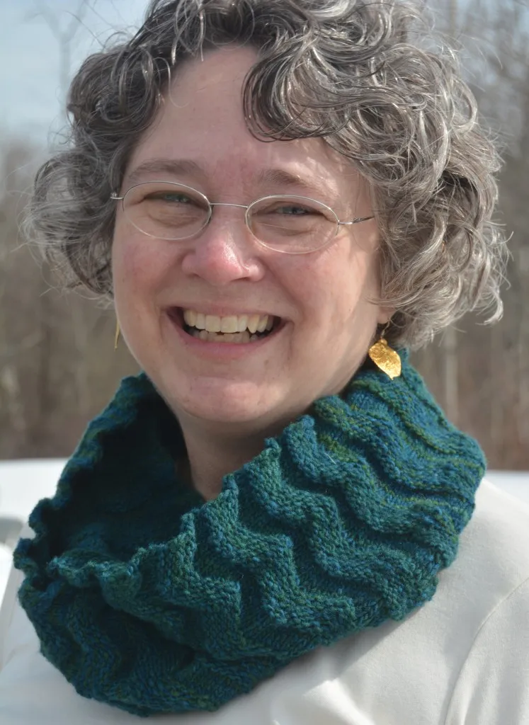 Welted Waves Cowl Pattern